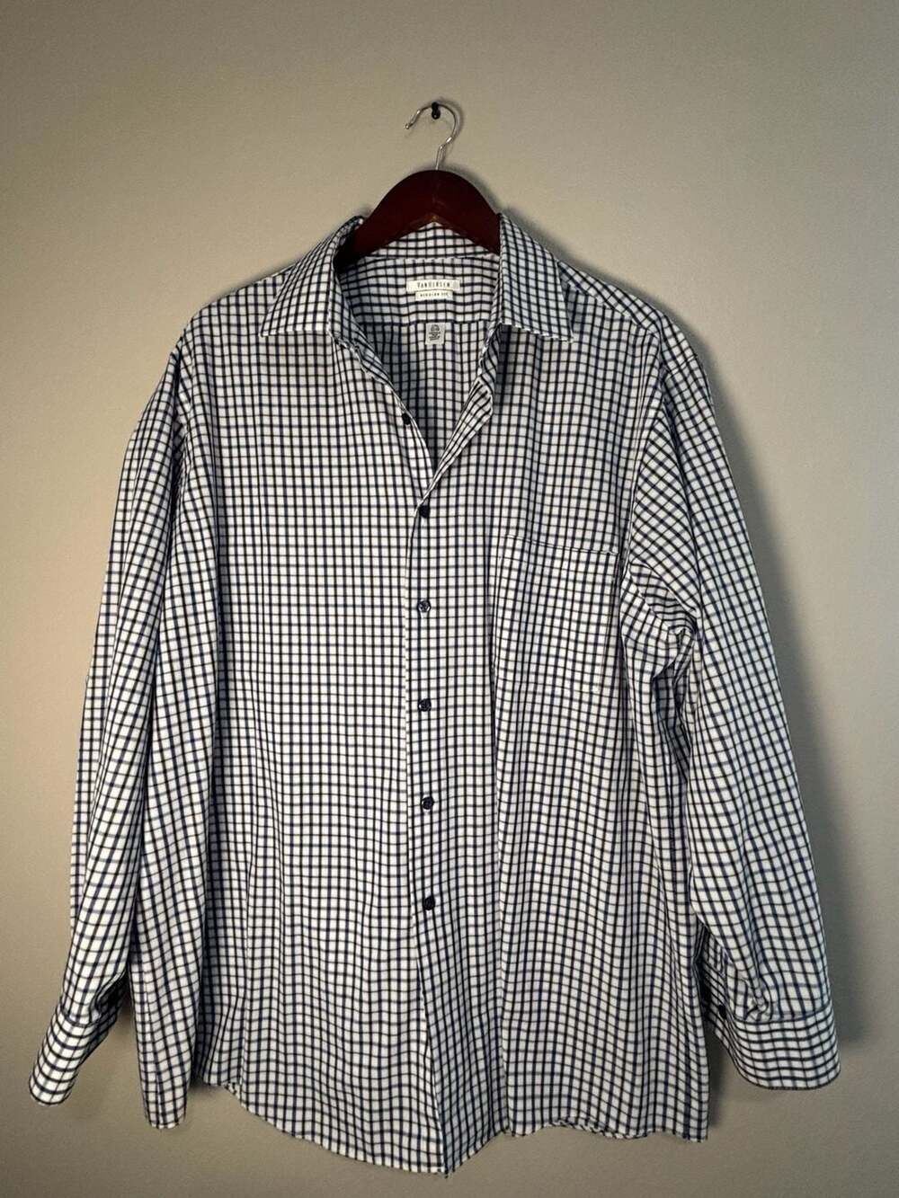 Van Heusen Regular Fit Wrinkle Free Plaid Dress Shirt 17.5 32/33